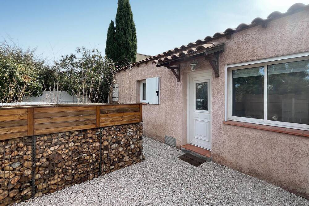 Nice home in Saint-Martin-de-Crau with Wifi in Saint-Martin-de-Crau, Arles region