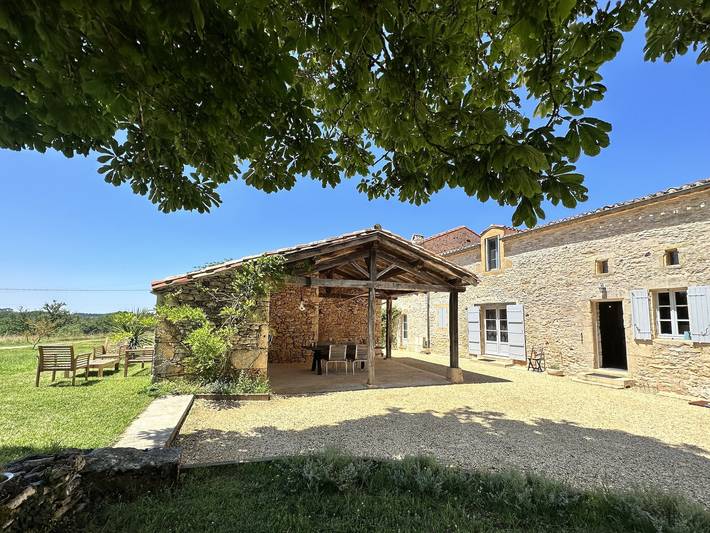 Gîte pour 4 personnes, avec piscine, animaux acceptés
