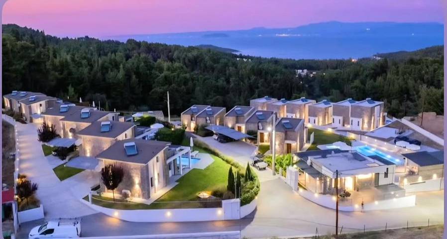 Villa für 6 Personen, mit Garten und Ausblick sowie Pool in Kassandra