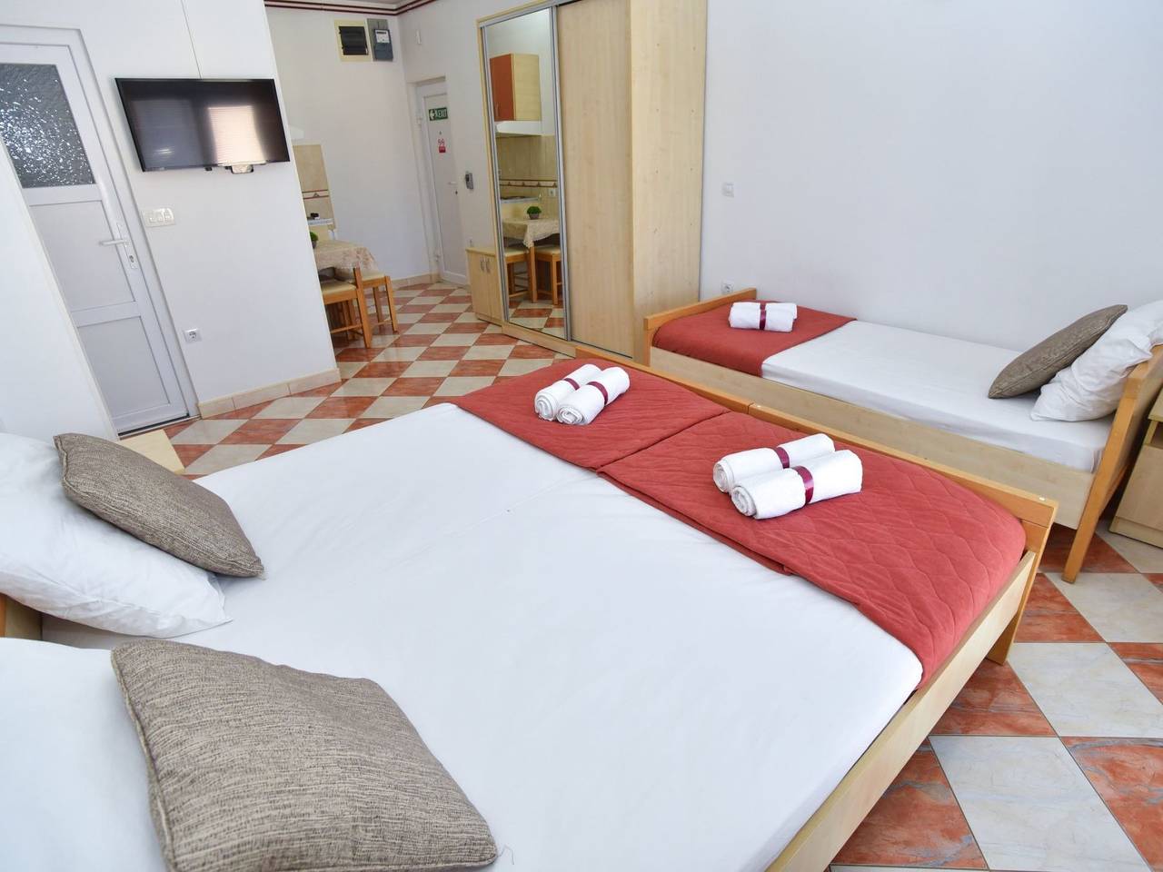 Appartement entier, Studio für 3 Personen in Tivat, Bay of Kotor
