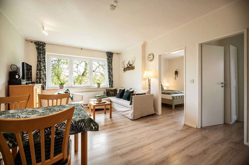 Ganze Wohnung, 09 Waldleben mit Blick auf den Wald in Krummsee, Malente