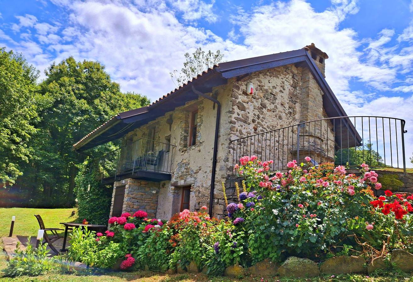 Piccola casa romantica in Mombarcaro, Langhe