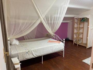 Gîte pour 4 personnes, avec jardin à Vieux-Habitants