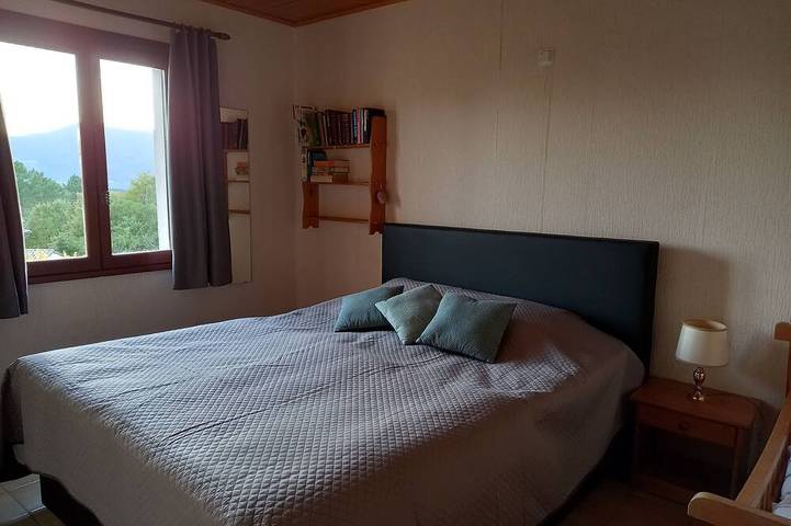 Location de vacances pour 6 personnes, avec piscine et jacuzzi ainsi que terrasse et jardin à Chambonas - 2