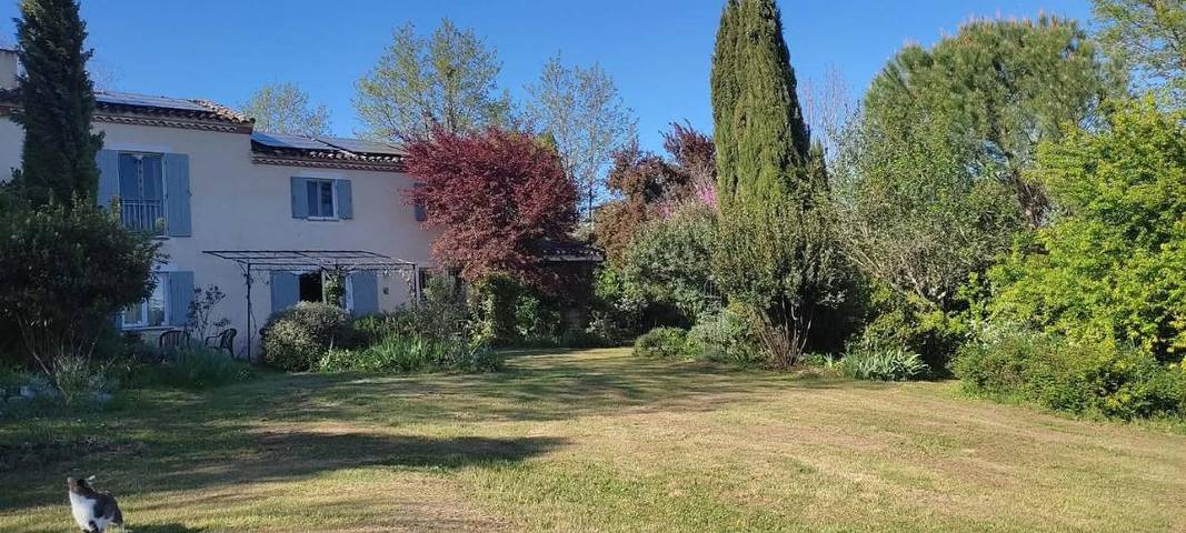 Location de vacances pour 2 personnes, avec jardin ainsi que terrasse et vue à Saint-Eutrope-de-Born - 3
