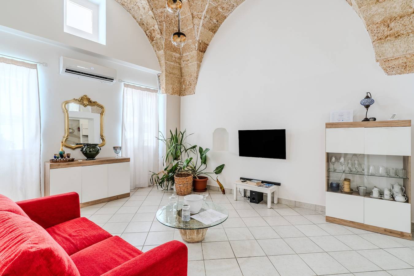 Casa vacanze 'Civico4 Luxuryholidays' con terrazza privata, Wi-Fi e aria condizionata in Casarano, Golfo di Taranto