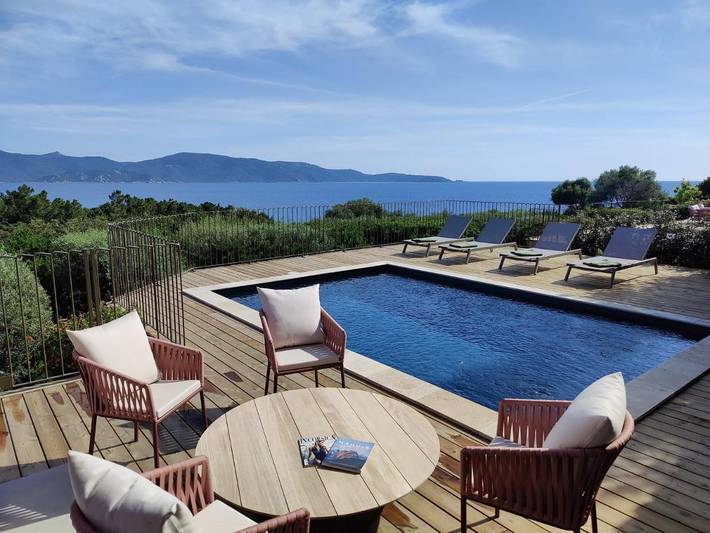 Appart’hôtel pour 6 personnes, avec jardin ainsi que vue et piscine