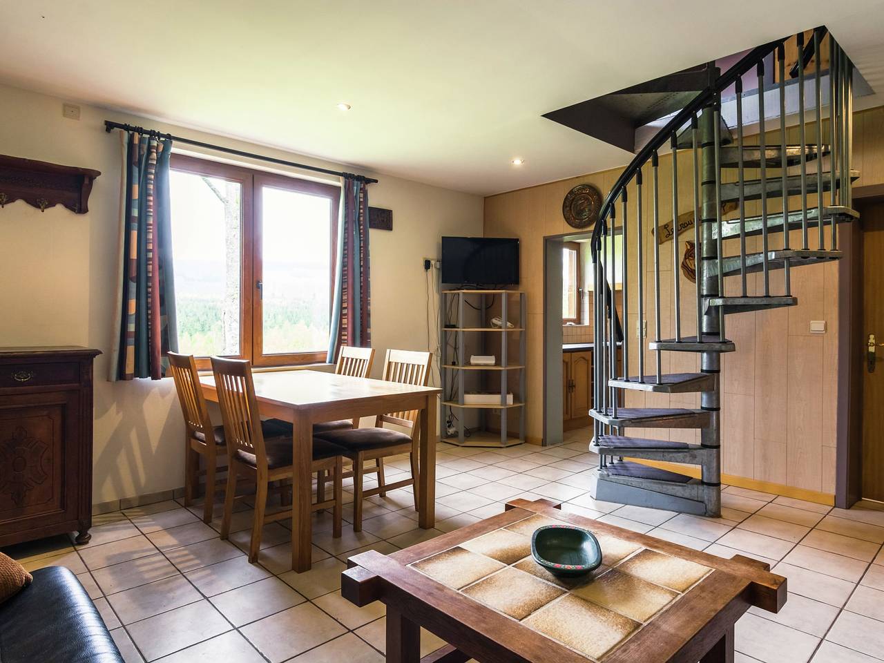 Chalet forestier confortable à Awenne in Awenne, Saint-Hubert