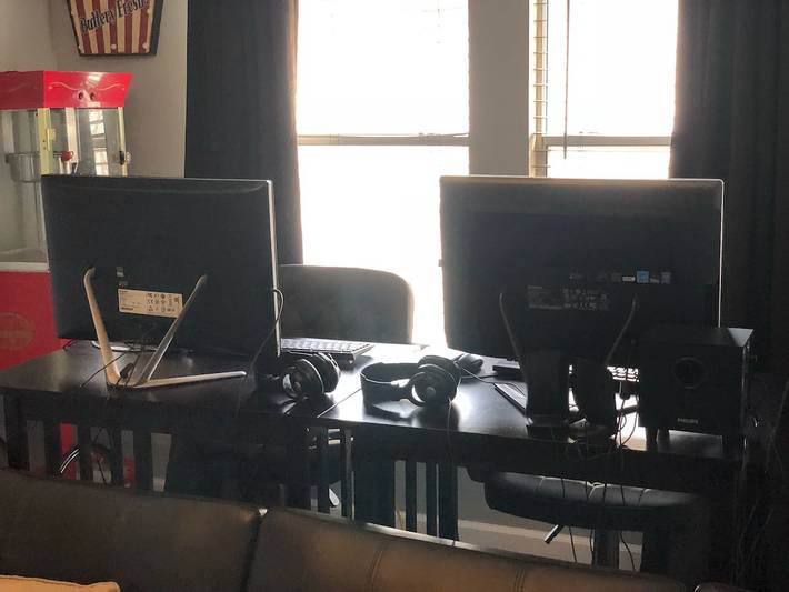 Vacation rental for 12 people, with yard in Round Rock