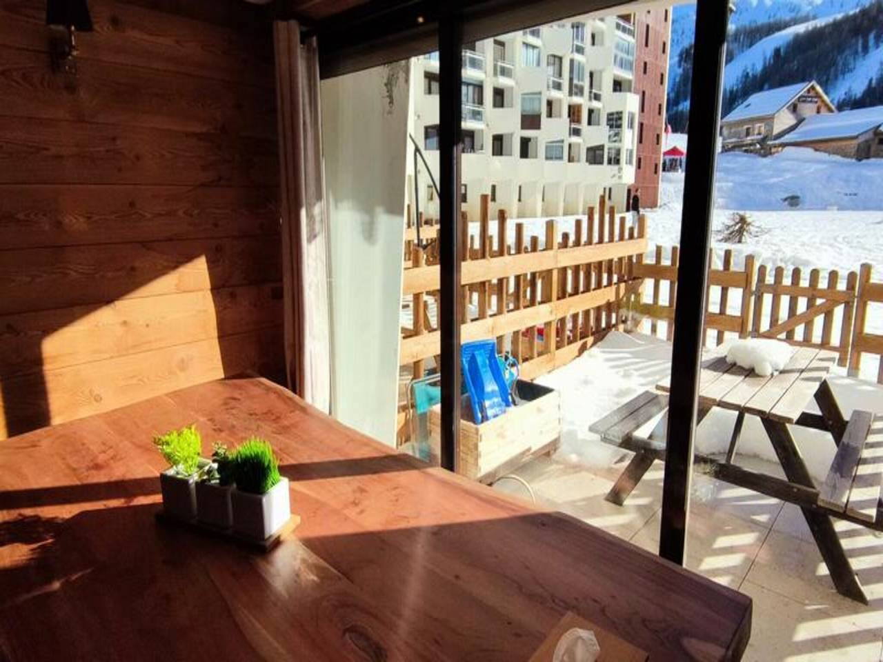 Apartamento entero, Casa de vacaciones en Isola 2000 junto a las pistas in Isola 2000, Isola