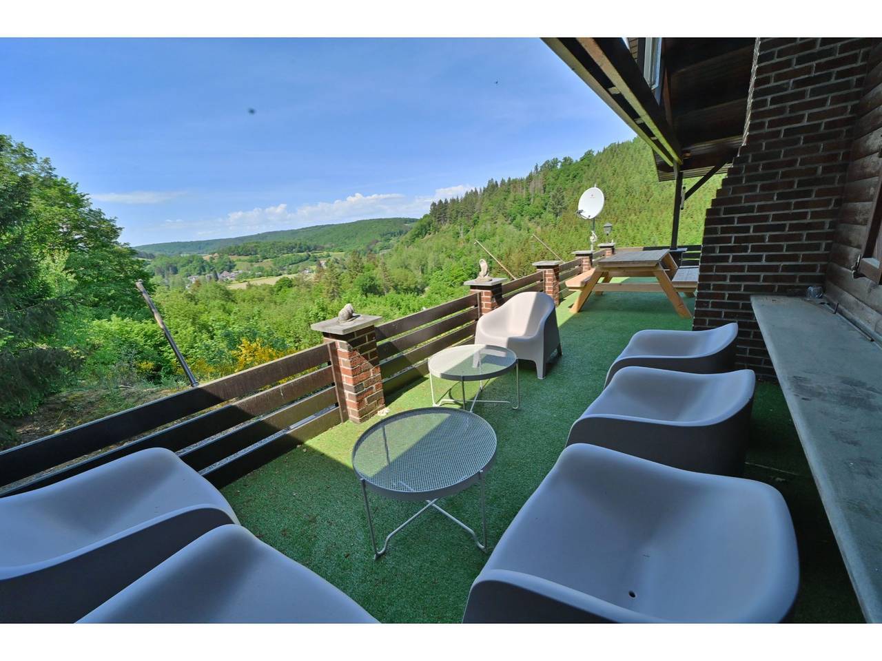 Chalet in Beffe mit Whirlpool & Talblick in Rendeux, Luxemburg Provinz