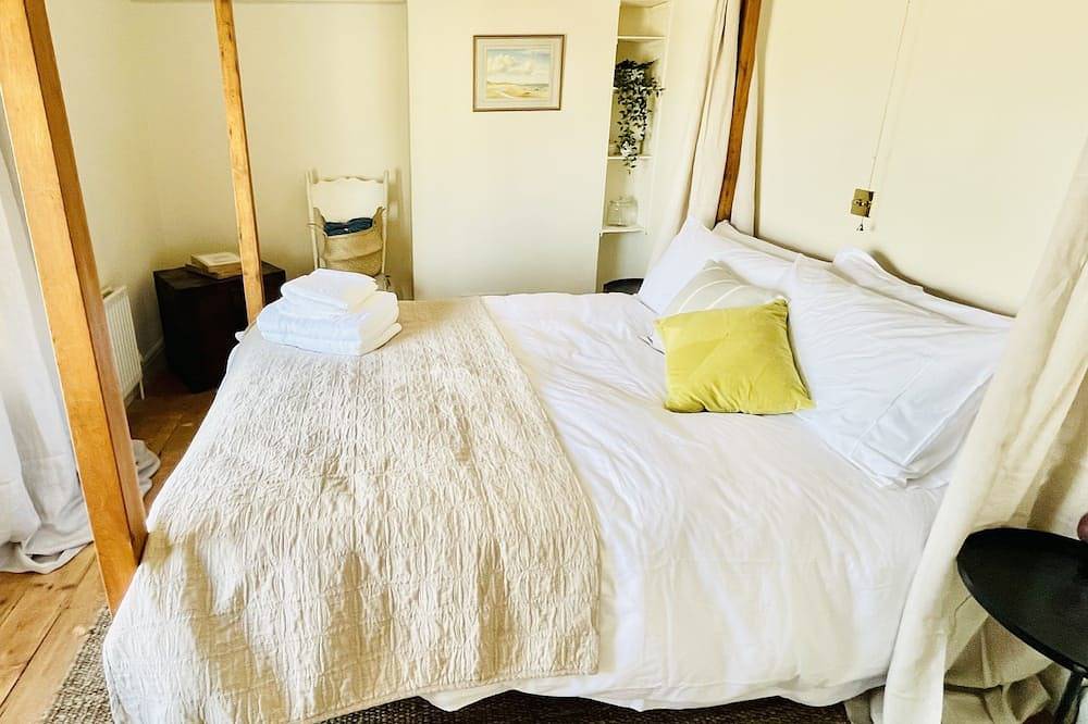 * Fisherman’s Cottage * with river views in Appledore, Devon