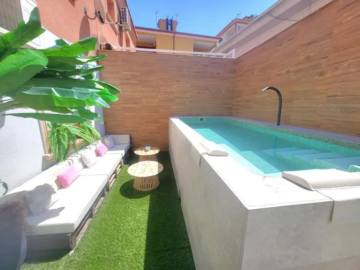 Ferienhaus für 10 Personen, mit Garten und Whirlpool sowie Pool, mit Haustier - 1