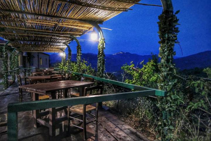 Appartamento per 6 persone, con Terrazza e Giardino nonché Panorama a Castelbuono