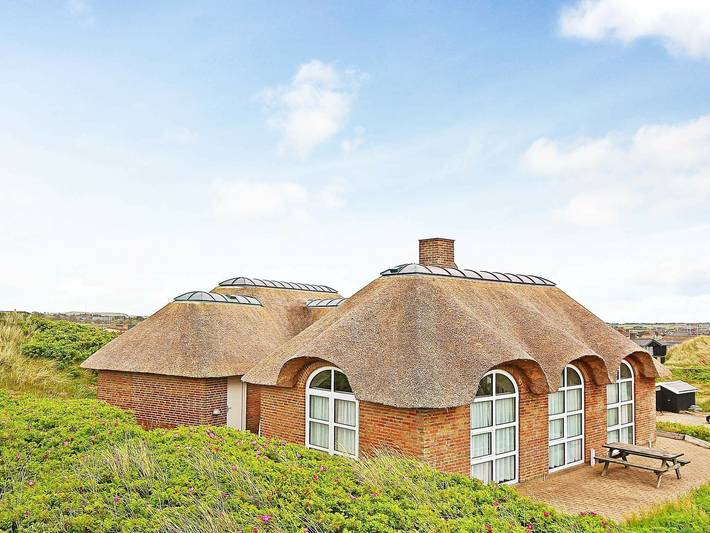 Ferienhaus für 6 Personen, mit Whirlpool und Terrasse sowie Sauna in Holmsland Klit