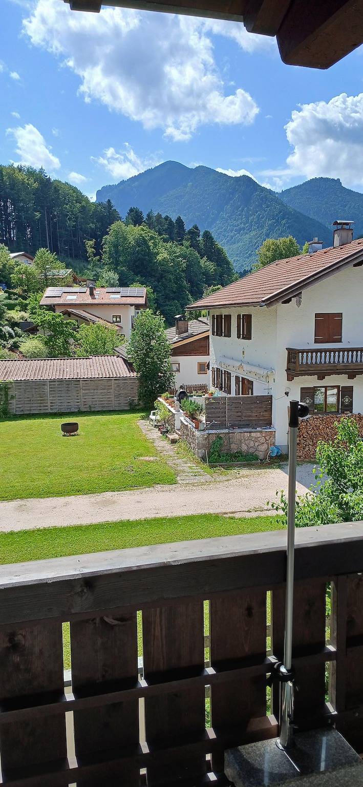 Ganze Ferienwohnung, Ferienwohnung Bergblick - Ferienwohnung bis 4 Personen, 58qm, Schlafzimmer, Wohnzimmer, Küche, Dusche/Wc, Balkon, Wlan in Marquartstein, Bayerische Alpen