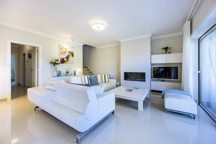 Villa für 6 Personen, mit Balkon und Terrasse sowie Garten und Pool in Santa Maria