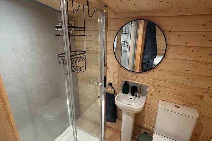 Cabin at the foot of Snowdon in Llanberis, Llyn Padarn