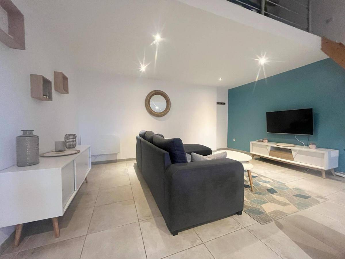 Appartement entier, Studio Mezzanine cozy proche gare et canal du midi in Castelsarrasin, Tarn-et-Garonne