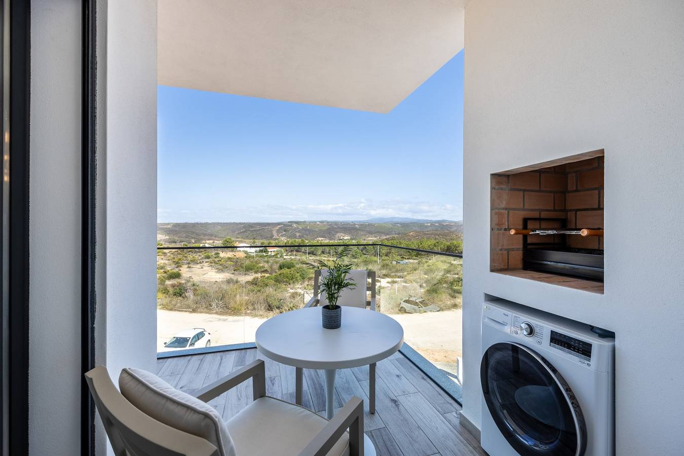 Ganze Wohnung, Ferienwohnung für 4 Personen mit Balkon in Aljezur, Naturpark Südwest-Alentejo und Costa Vicentina