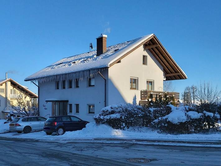 Appartement entier, Appartement "Tanne" avec vue sur les montagnes et Wi-Fi in Höchenschwand ort, Höchenschwand