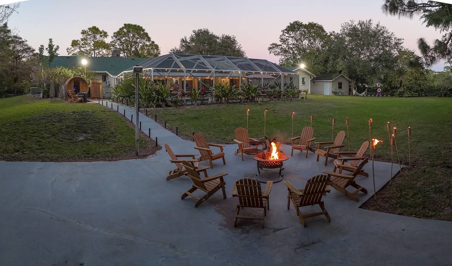 New Luxury 4Bd 9 Beds Hideaway Pool Spa Sauna Rv in Palm Beach County