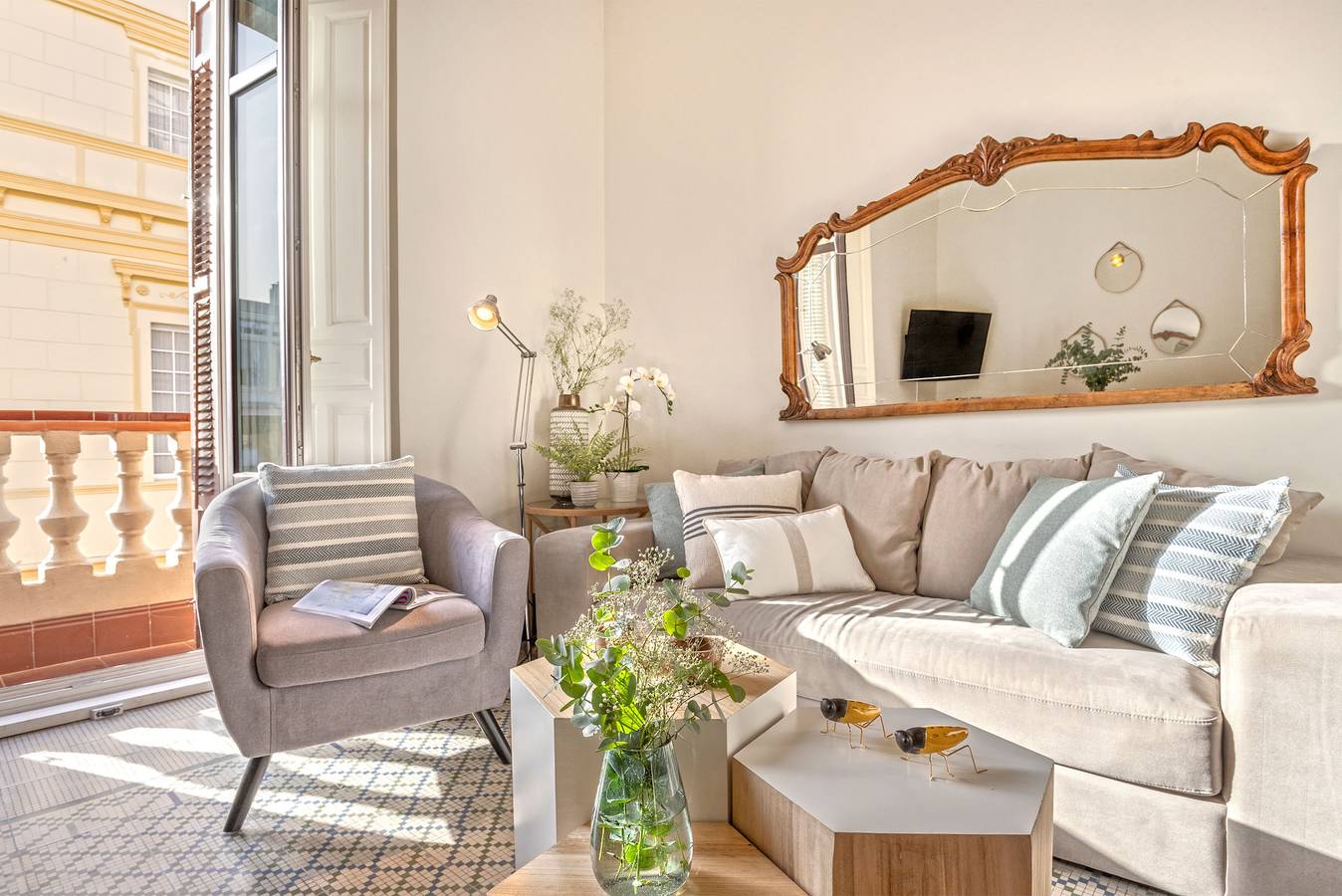 Entire apartment, Genteel Home Cervantes in Málaga Central District, Malaga