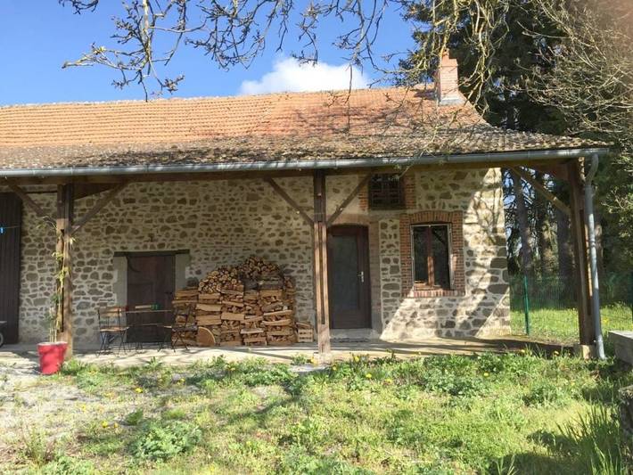 Location de vacances pour 4 personnes, avec vue ainsi que jardin et terrasse à Saint-Dizier-Leyrenne - 2