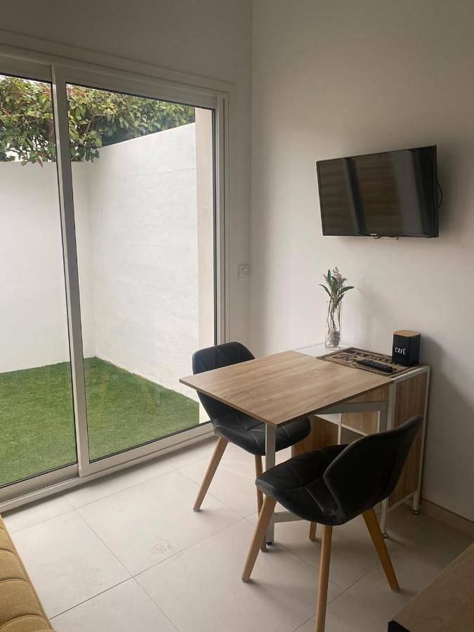 Gîte pour 4 personnes, avec piscine ainsi que vue et jardin à Valergues - 4