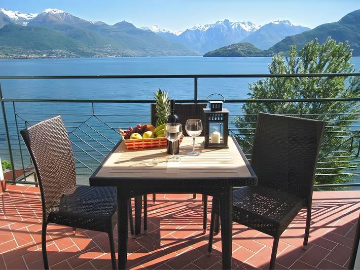 Location de vacances pour 4 personnes, avec jardin et vue sur le lac dans Lac de Côme