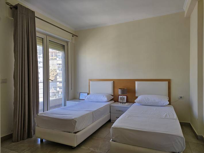 Ganze Wohnung, Ferienwohnung für 4 Personen mit Balkon in Sarandë, Vlorë