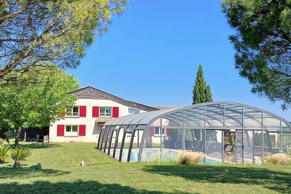 Maison de 175m², piscine privée, chauffée avec abri haut et jardin de 5000m² in Sainte-Sabine-Born, Périgord Pourpre