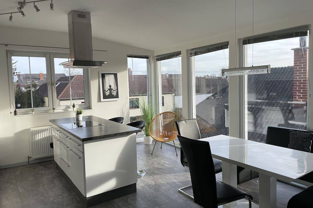 Ganze Wohnung, Outletcenter Apartment mit Pool & Terrasse in Neusiedlersee-Hügelland
