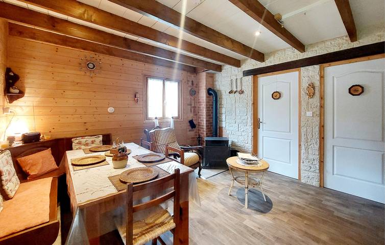 Location de vacances pour 4 personnes, avec terrasse et jardin à Le Ménil - 2