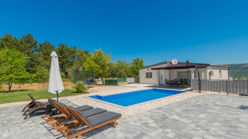 Villa Sanda - Makarska by Villas Guide in Imotski, Makarska Riviera
