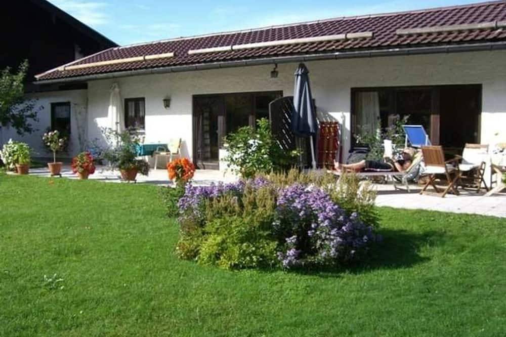 Entire apartment, Vacation apartment Hirschberg - Holiday apartments Haus Eva Hagn in Sonnenmoos, Rottach-Egern