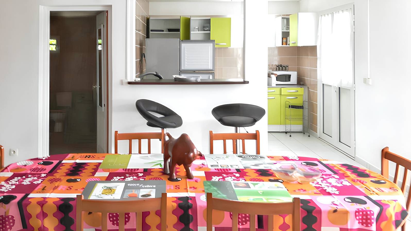 Entire apartment, Modern apartment in Ducos, ideal for 4 people, 75 m² in Dikos, Martinique