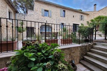 Gîte pour 4 personnes, avec jardin à Solérieux