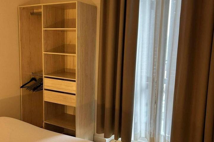 Appartement entier, Appartement 4 personnes climatisé 1 chambre + canapé convertible Puy de Louchadière 104 in Châtel-Guyon, Parc naturel régional des Volcans d'Auvergne