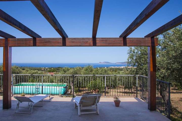 Ferienhaus mit Meerblick für 8 Personen, mit Pool und Ausblick sowie Garten