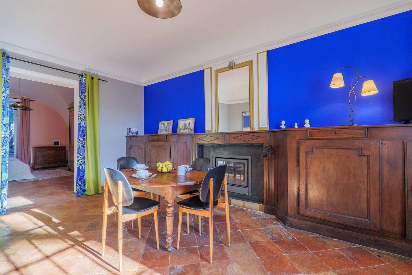 Apartamento «Gîte Yves» con vistas a la montaña, piscina privada y Wi-Fi in Vallon-Pont-d'Arc, Gorges de l’Ardèche