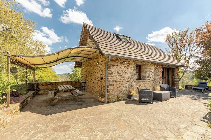 Maison de vacances pour 2 personnes, avec terrasse et jardin à Ségur-le-Château