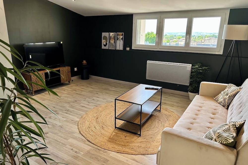 Apartamento entero, The Green Loft - Air-Conditioned - Nestled in Downtown Bergerac in Bergerac, Périgord Pourpre