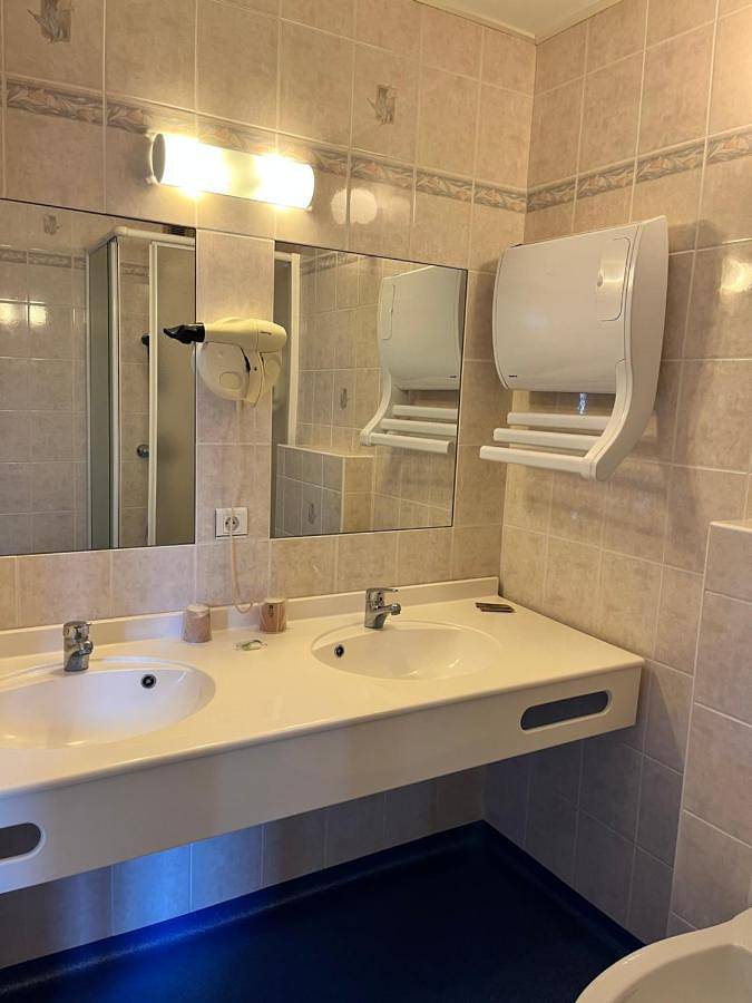 Hôtel pour 2 personnes, avec terrasse, animaux acceptés à Saint-Flour - 4