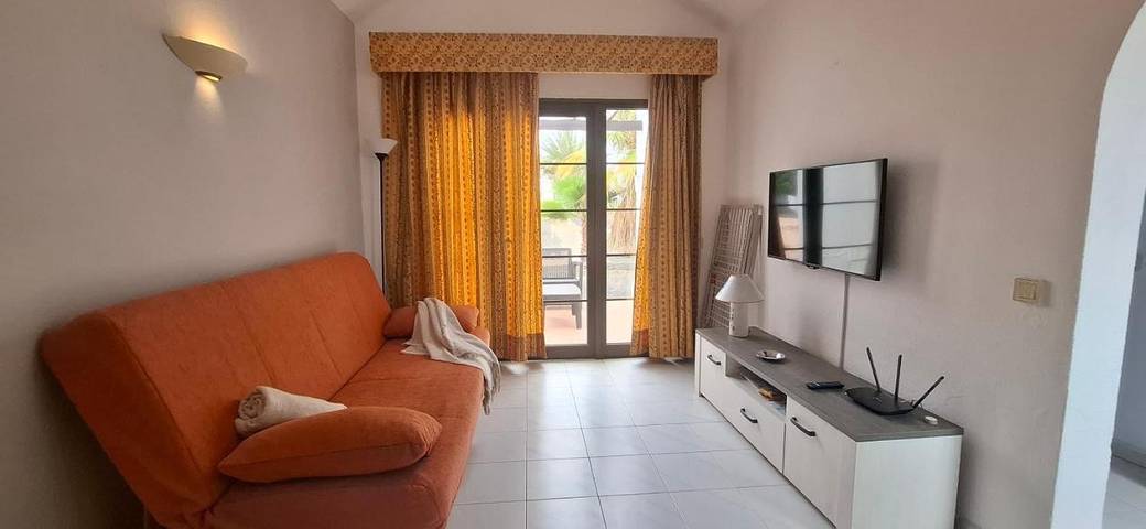 Apartamento de vacaciones para 3 personas, con vistas y jardín además de piscina y terraza - 1