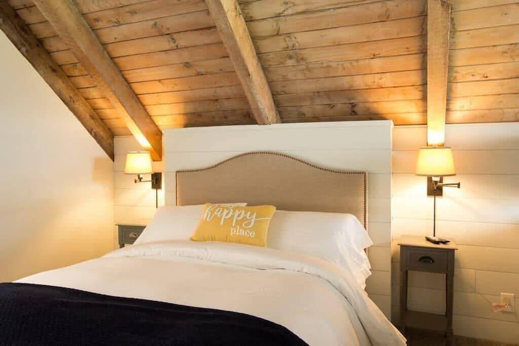 Ocean Shores cozy chalet located within steps from the beach in Ocean Shores Beach, Ocean Shores