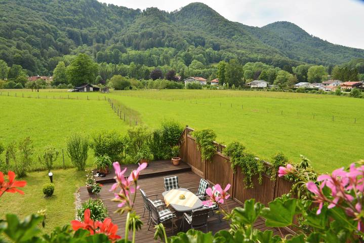 Ganze Ferienwohnung, Ferienwohnungen Haus Monika - Nr.2 Ferienwohnung 40 qm mit einem separaten Schlafzimmer, Wohnküche, Süd/Westbalkon in Kampenwand, Aschau im Chiemgau