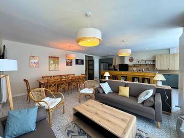 Location de vacances pour 10 personnes, avec terrasse dans Saint-Martin-de-Bréthencourt