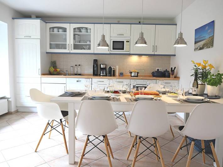 Ganze Wohnung, Geräumige Doppelhaushälfte in Westerland mit Südterrasse und E-Bike-Anschluss in Westerland, Sylt (Gemeinde)