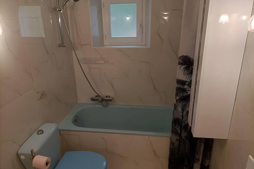 Chambre d’hôtes « Chambre Jasmin » avec terrasse partagée, Wi-Fi et climatisation in Grasse, Côte méditerranéenne (France)
